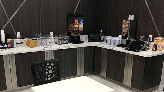 Americas Value & Northeast I-610 Hotel 2*