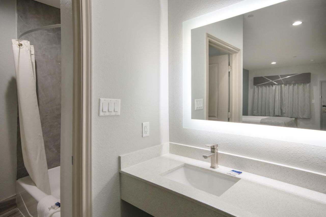 Hotel Americas Value & Northeast I-610 Houston