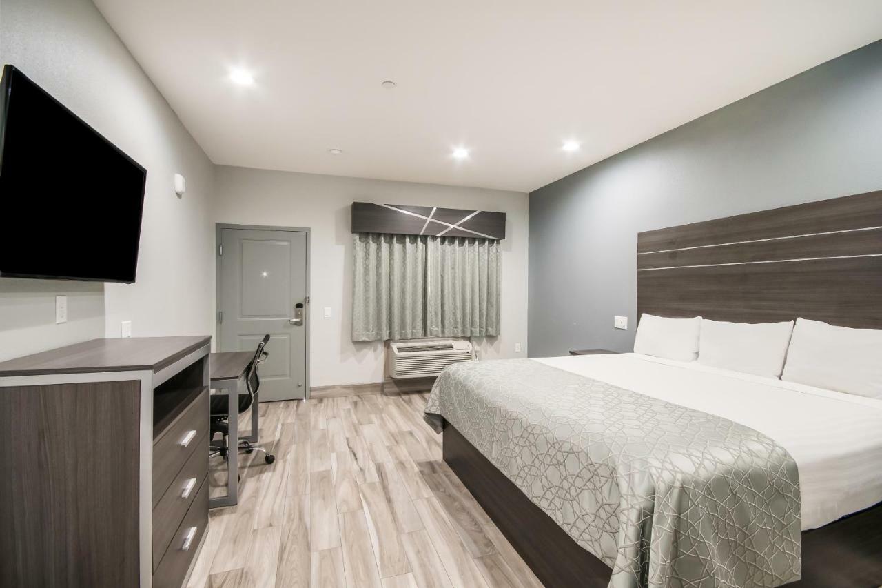 Americas Value & Northeast I-610 Hotel